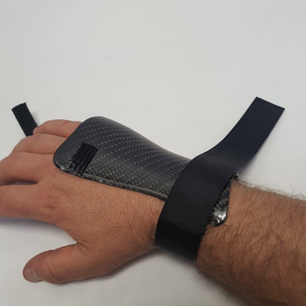 Protezione/Tutori Metacarpale in carbonio Quarto e Quinto osseo Mano Destra - immagine 5