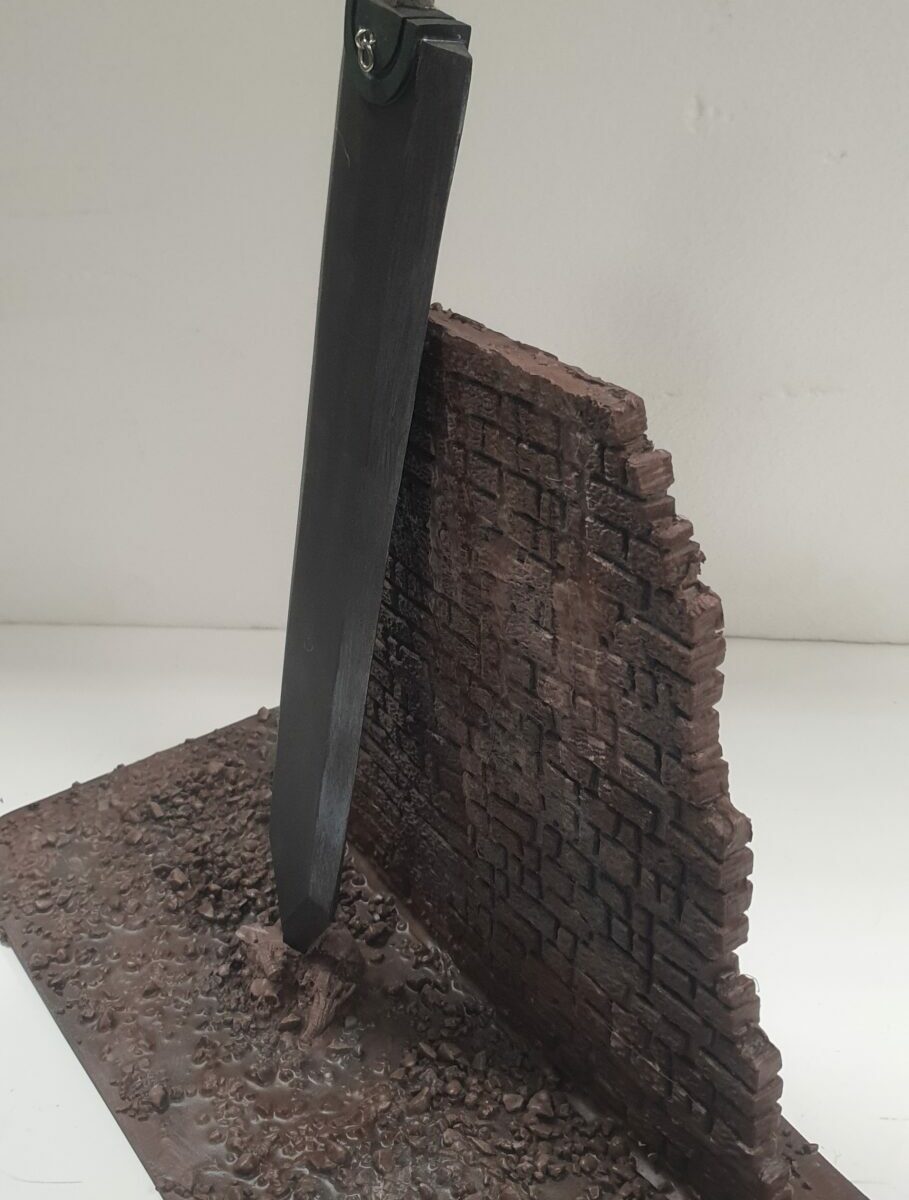 wall with dragon slayer Sword Berserk Collection scena epica - immagine 3